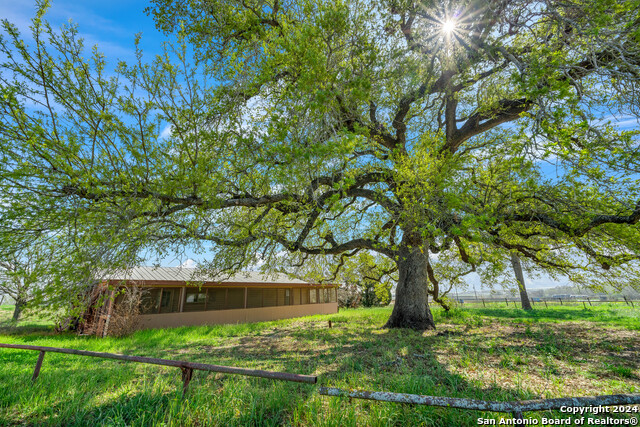 1221 Us-181 N Property Photo 2