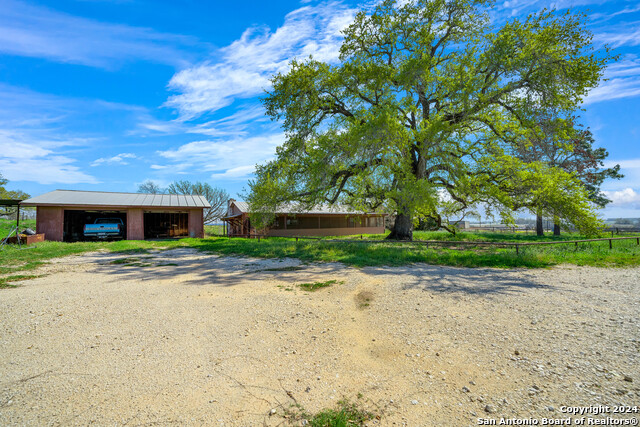 1221 Us-181 N Property Photo 5
