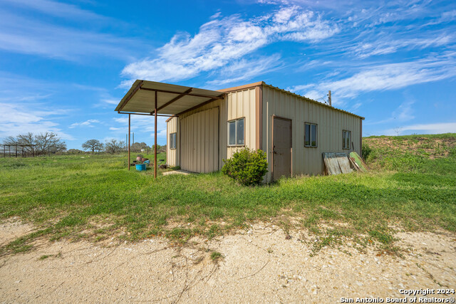 1221 Us-181 N Property Photo 6