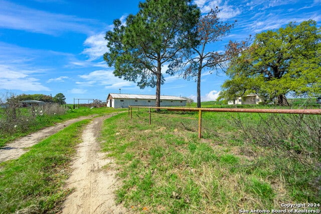 1221 Us-181 N Property Photo 8