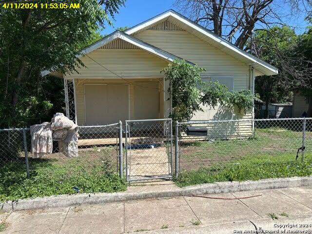 507 BLUE BONNET ST Property Photo 1