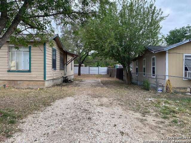 1443 Saenz Property Photo 6