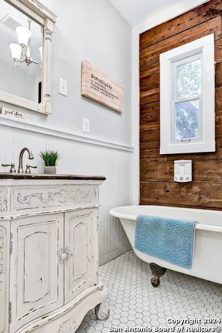103 Saint Charles Property Photo 25