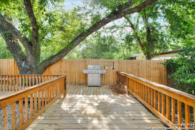 103 Saint Charles Property Photo 37