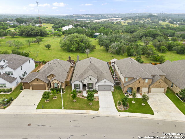 1411 Oaklawn Dr Property Photo 2