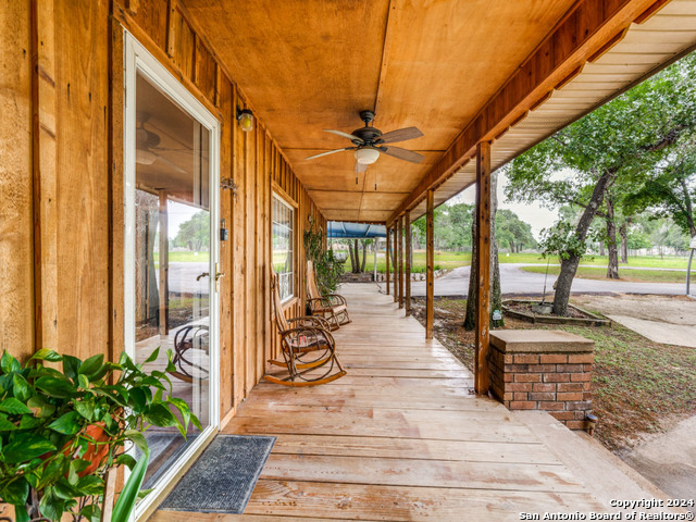1004 Bluebonnet Ln Property Photo 6
