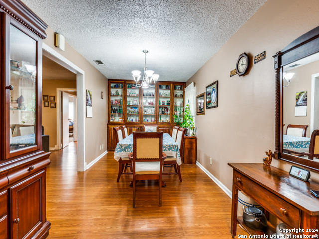 1004 Bluebonnet Ln Property Photo 11