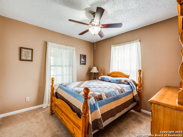 1004 Bluebonnet Ln Property Photo 23