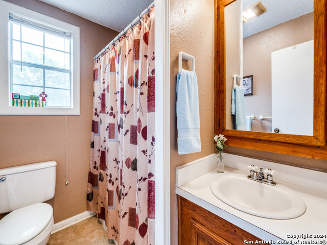 1004 Bluebonnet Ln Property Photo 24