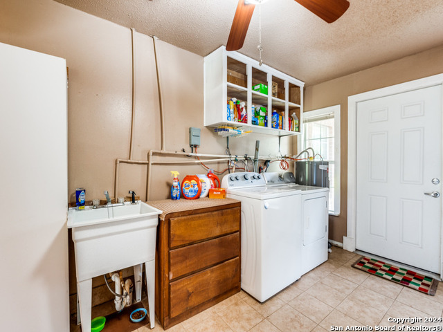 1004 Bluebonnet Ln Property Photo 25