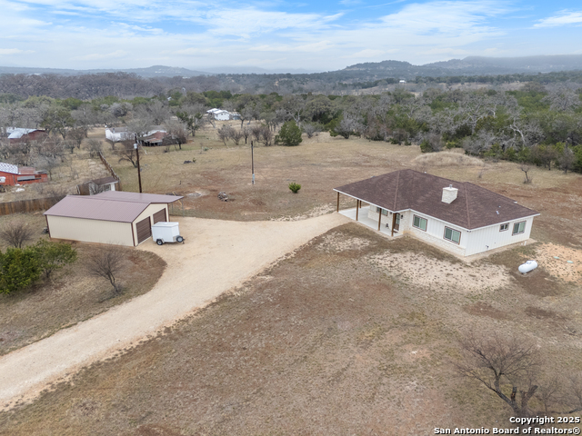 175 Pine Tree Rd Property Photo 2