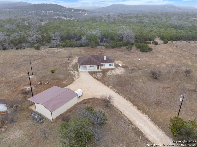 175 Pine Tree Rd Property Photo 3