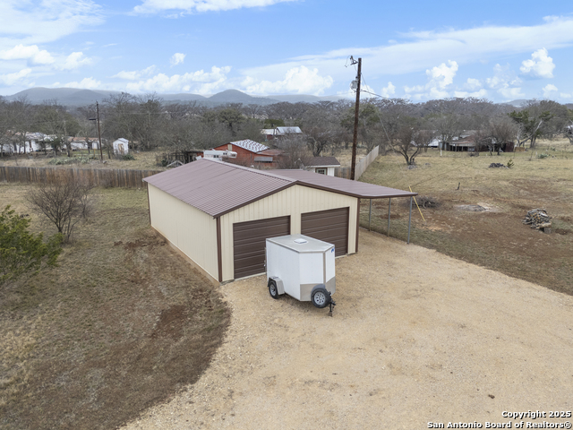 175 Pine Tree Rd Property Photo 7