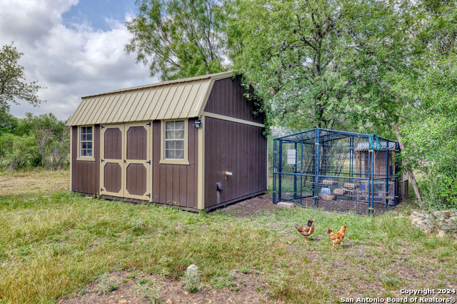 577 Mariposa Avenue Property Photo 9