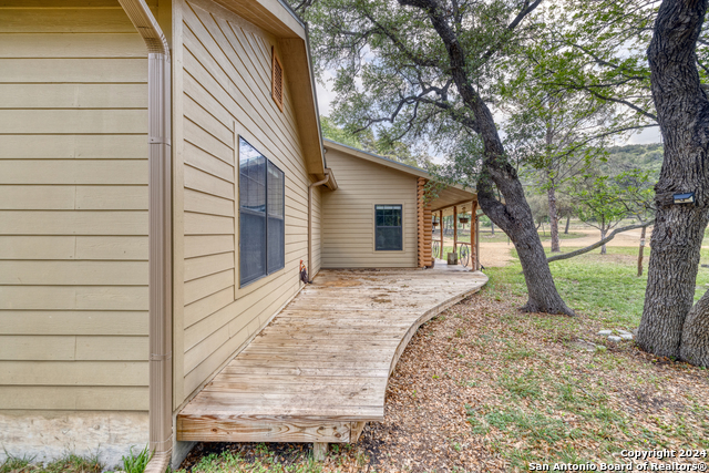 577 Mariposa Avenue Property Photo 10