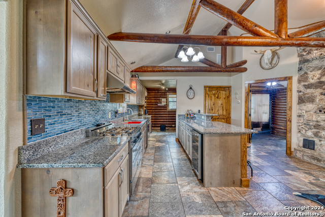 577 Mariposa Avenue Property Photo 12