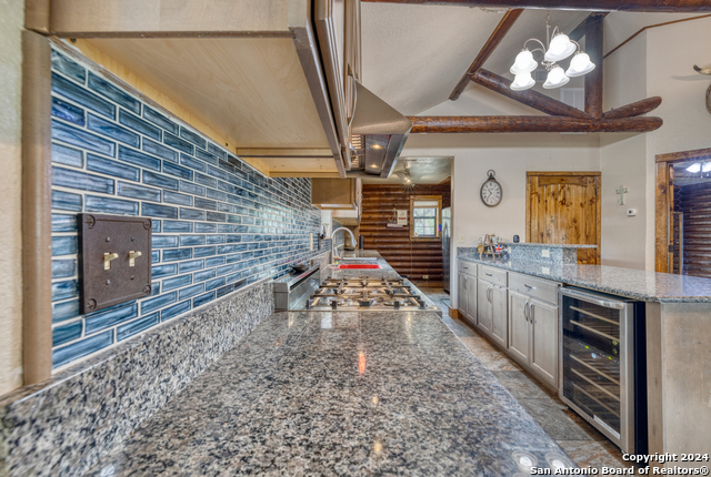 577 Mariposa Avenue Property Photo 13