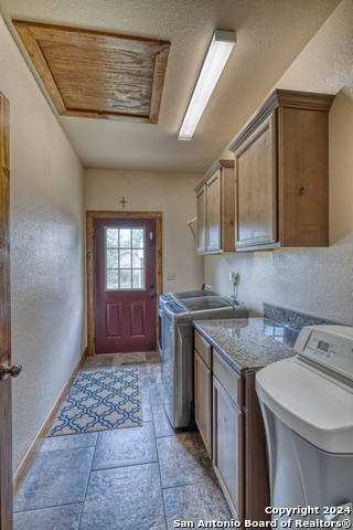 577 Mariposa Avenue Property Photo 24