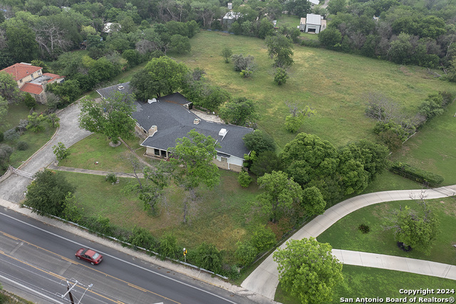 1618 Hillcrest Dr Property Photo 2