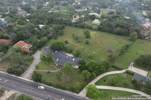 1618 Hillcrest Dr Property Photo 4