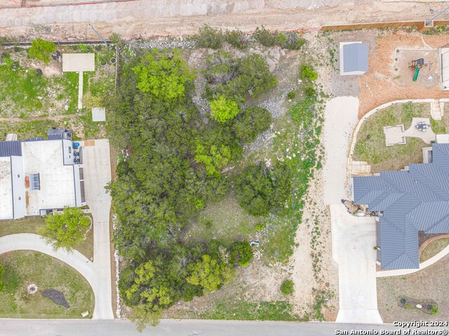 146 Champions Bend Property Photo 7