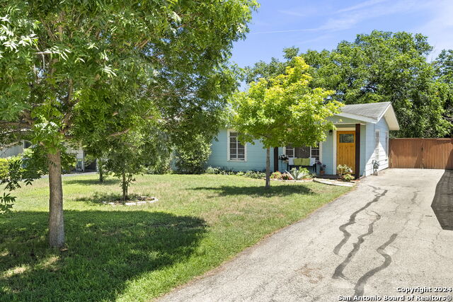 2673 Becker St. Property Photo 2