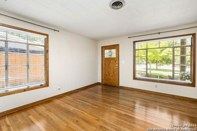 2673 Becker St. Property Photo 10