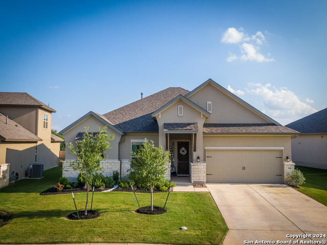 920 Carriage Loop Property Photo 3