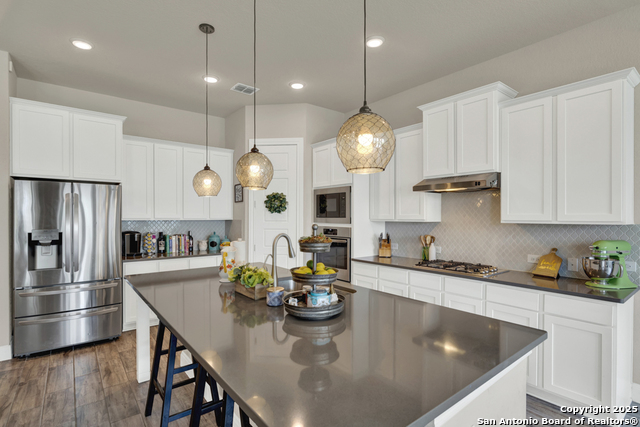 920 Carriage Loop Property Photo 4