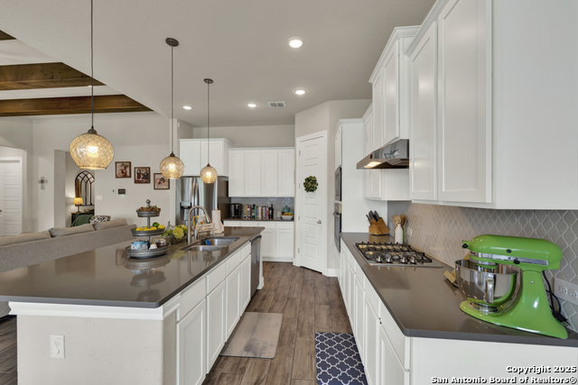 920 Carriage Loop Property Photo 5