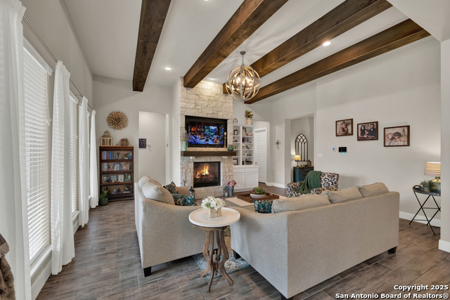 920 Carriage Loop Property Photo 7