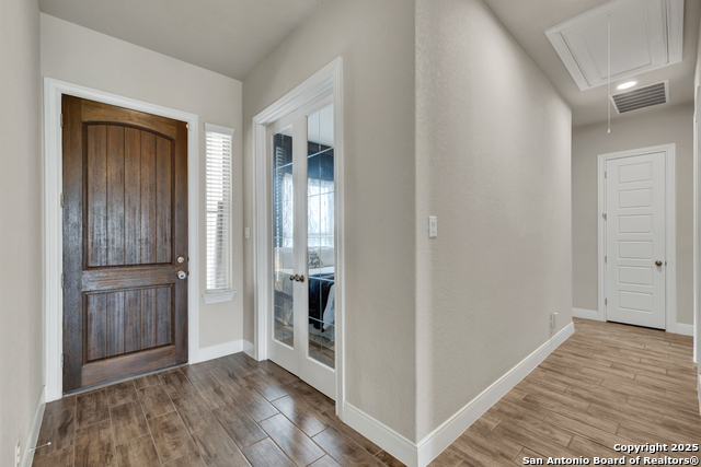 920 Carriage Loop Property Photo 13