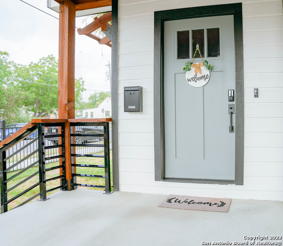 1215 Lamar St Property Photo 8