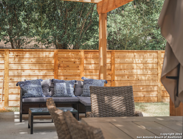 1215 Lamar St Property Photo 36