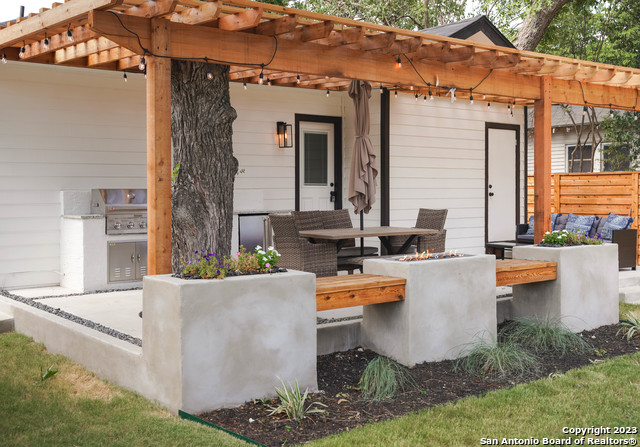 1215 Lamar St Property Photo 37