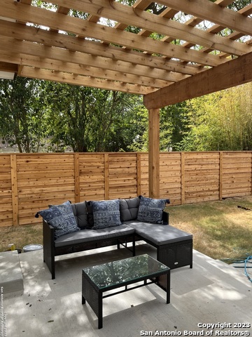 1215 Lamar St Property Photo 44