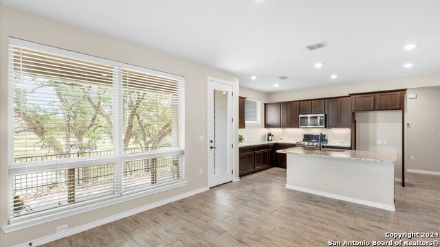 344 Dancing Oak Property Photo 7