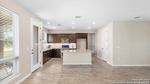 344 Dancing Oak Property Photo 8