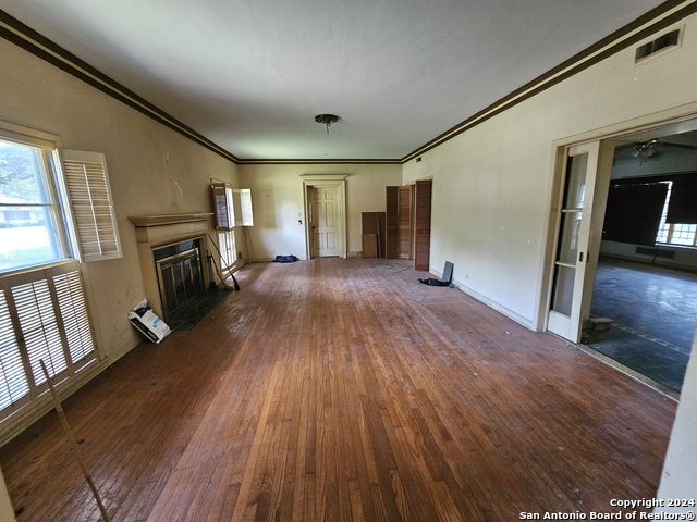 2520 W Gramercy Pl Property Photo 6