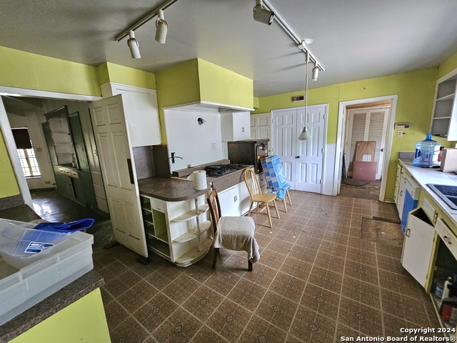2520 W Gramercy Pl Property Photo 13