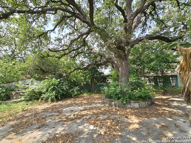 2520 W Gramercy Pl Property Photo 25