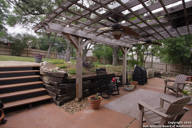 962 Lightstone Dr Property Photo 4