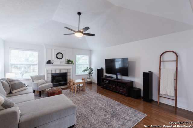962 Lightstone Dr Property Photo 26