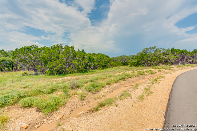 1642 Paradise Parkway Property Photo 3
