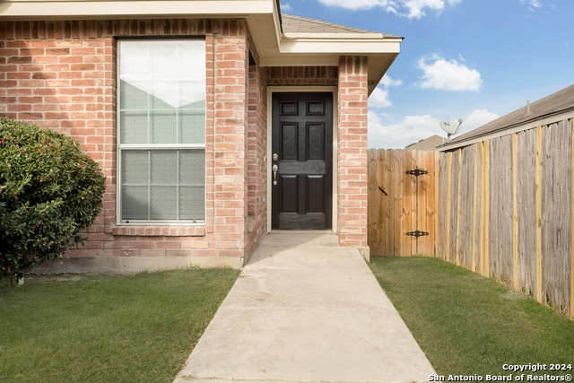 7015 Heathers Way Property Photo 2