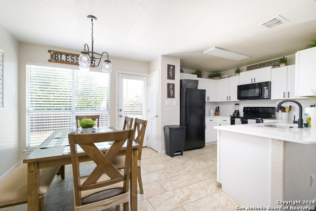 7015 Heathers Way Property Photo 7