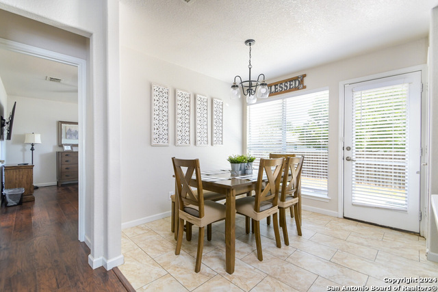 7015 Heathers Way Property Photo 8