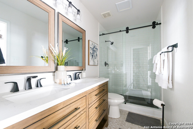 7015 Heathers Way Property Photo 10