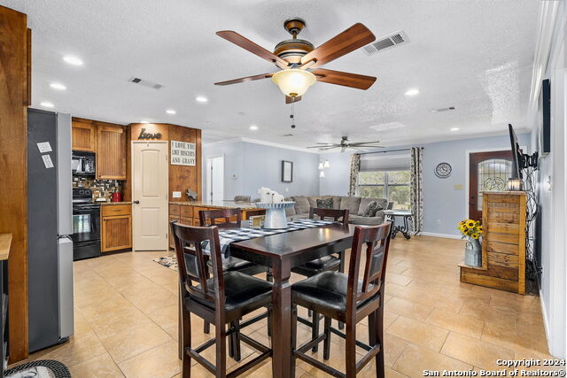 283 E Pipe Creek Dr Property Photo 12