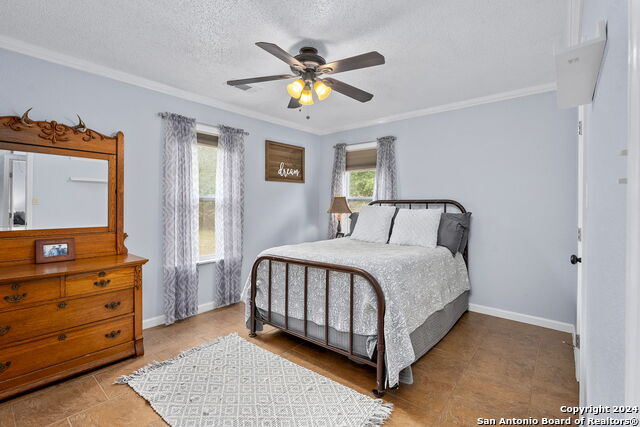 283 E Pipe Creek Dr Property Photo 23